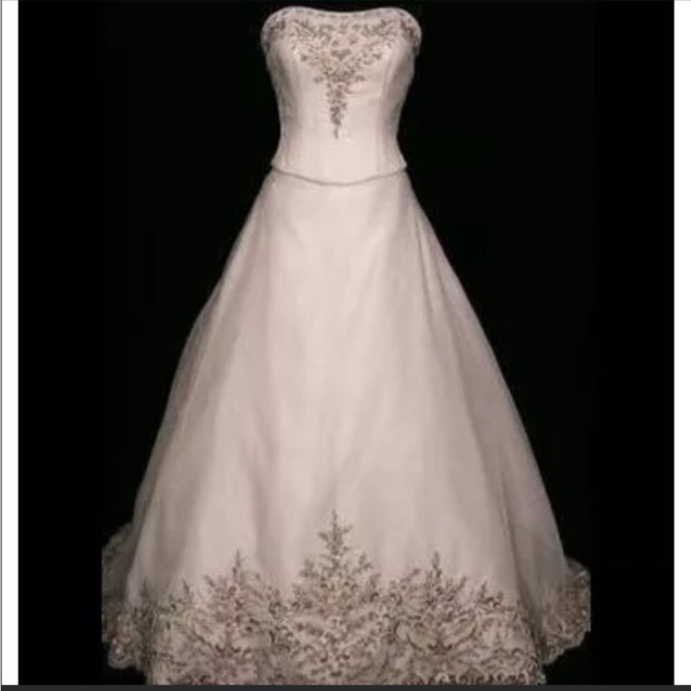 Oleg Cassini - Size 10.